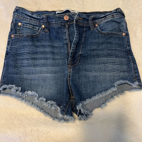 Celebrity pink brand jean shorts - Picture 1 of 4
